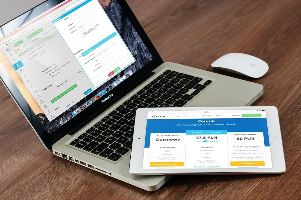 Indicadores de sucesso e confiança em site seguro HTTPS para web empresarial
